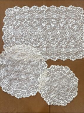 Vintage 3 Pc White Lace Doily Set Embroidered Floral Round & Rectangular Linens